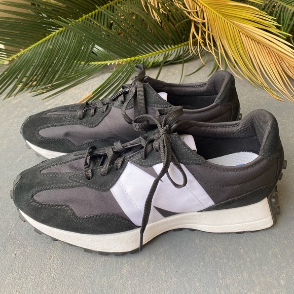 New Balance Other - NEW BALANCE 327 Men’s size 11 Black / White casual running tennis shoe